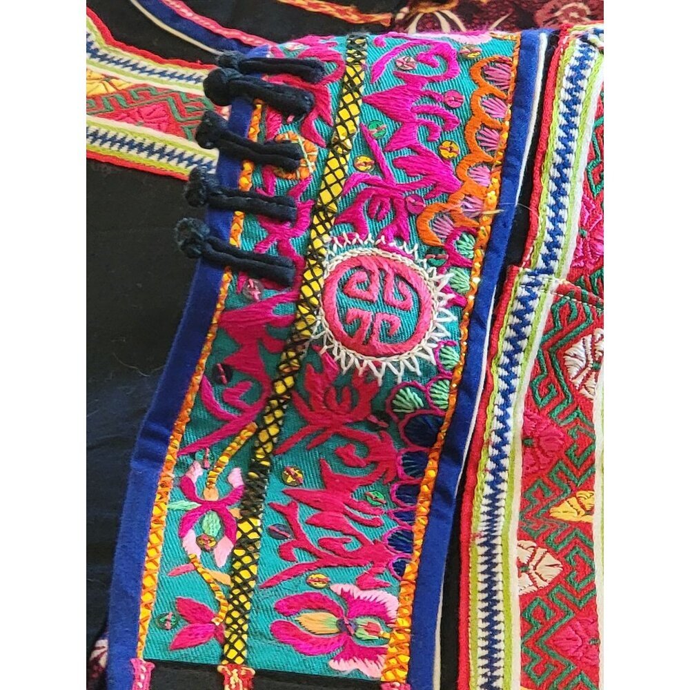 Vtg  Handcrafted Embroidered Art to Wear Boho Vest - Picture 9 of 15